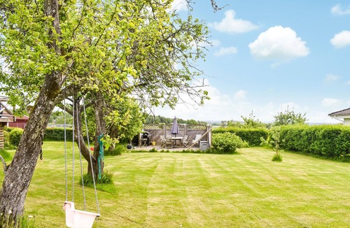 Svanesund House | Look forward to a wonderful holiday in this attractive holiday home near the sea.