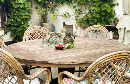Skivarp House | Look forward to your lovely vacation home with lush grounds extending to the sea.