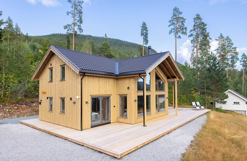 Vradal Ski Chalet | Lothlórien Lodge 8p - Four Bedroom Chalet, Sleeps 8