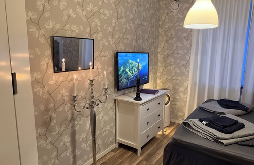 Garsnas Apartment | Lovely 1-bedroom apartment with AC in charming Garsnas