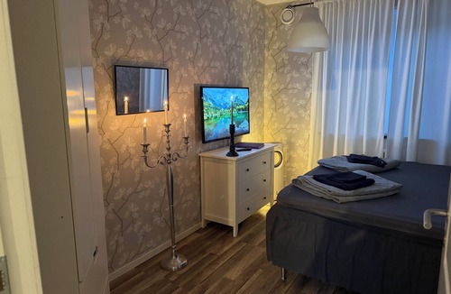 Garsnas Apartment | Lovely 1-bedroom apartment with AC in charming Garsnas
