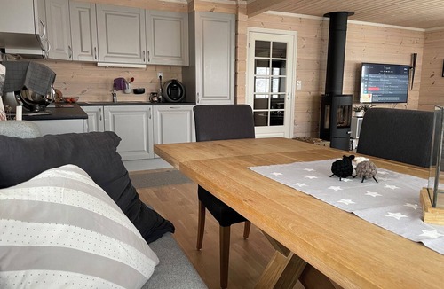 Odda House | Lovely and well equipped home with outdoor BBQ, ready for hiking in Seljestad.
