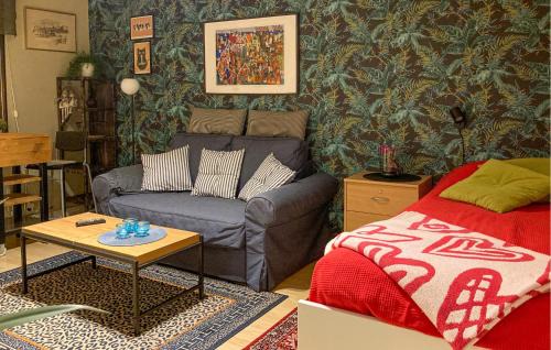 Borgholm Apartment | Lovely Apartment In Borgholm With Wifi