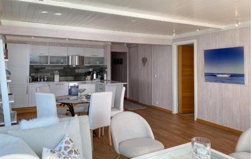 Ulstein Municipality Apartment | Lovely Apartment In Gurskøy With Sauna