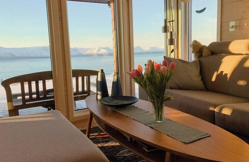 Karlsy House | Lovely cabin amidst bustling wildlife