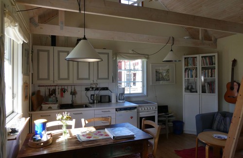 Hultsfred Cabin | Lovely cabin in peaceful Basebo for a relaxing stay – a great place for families