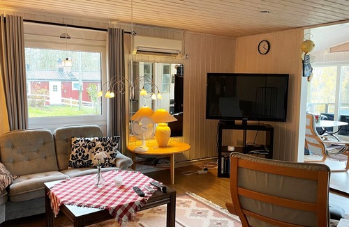 Lagan House | Lovely holiday home with a panoramic view of lake Flåren near Lagan | SE06042