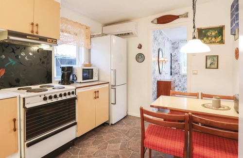 Drakabygget House | Lovely home in örkelljunga with WiFi