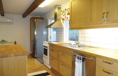 Beddingestrand House | Lovely home in Beddingestrand with WiFi