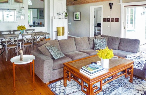 Bor House | Lovely home in Bor with sauna