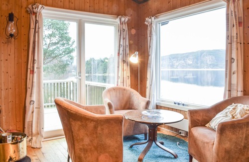 Eikelandsosen House | Lovely home in Eikelandsosen with sauna