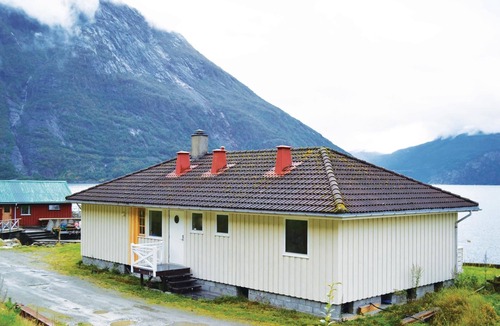 Eidfjord House | Lovely home in Eidfjord with WiFi