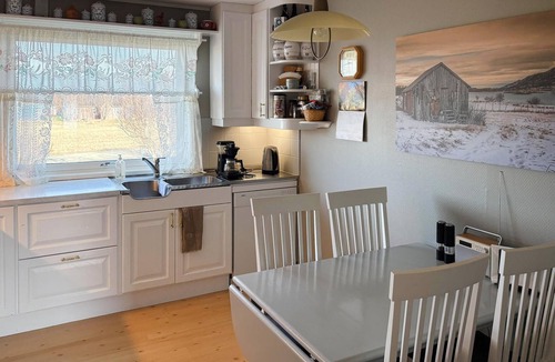 Rossoya House | Lovely home in Engeløya