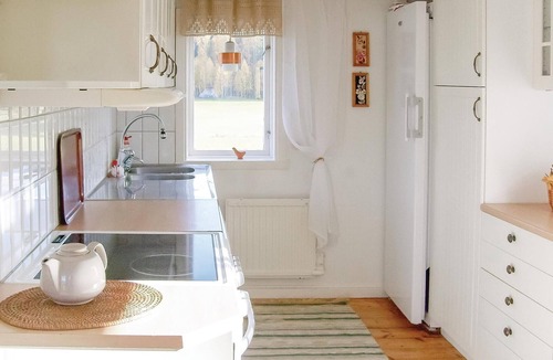 Enviken House | Lovely home in Enviken with WiFi