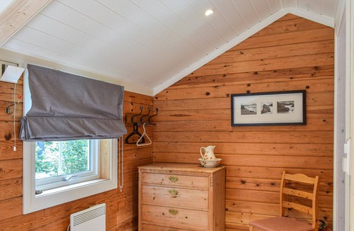 Faervik House | Lovely home in Færvik with house sea view