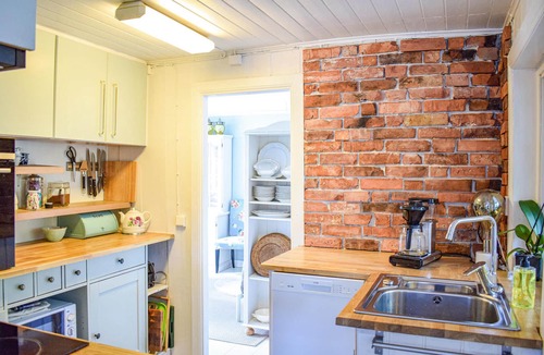 Strandvik House | Lovely home in Fusa with WiFi