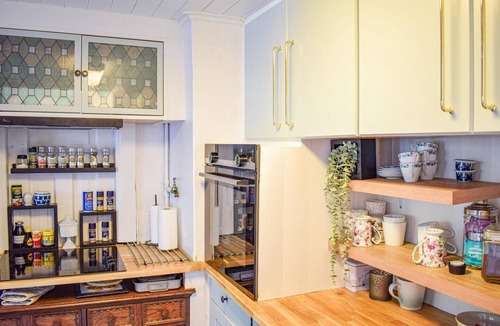 Strandvik House | Lovely home in Fusa with WiFi
