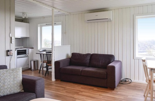 Askoy House | Lovely home in Hauglandshella with WiFi