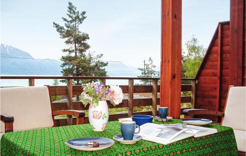 Kvinnherad House | Lovely Home In Hatlestrand With Wifi