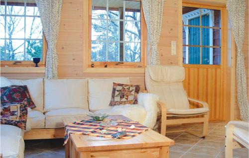 Kvinnherad House | Lovely Home In Hatlestrand With Wifi