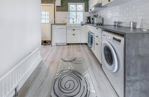 Langhem House | Lovely home in Länghem with kitchen