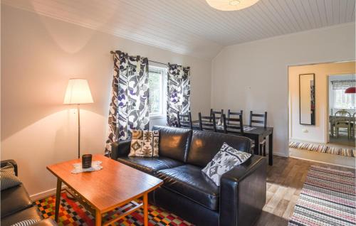 Tingstade House | Lovely Home In Lärbro With Kitchen