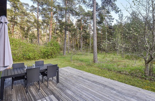 Tingstade House | Lovely home in Lärbro with kitchen