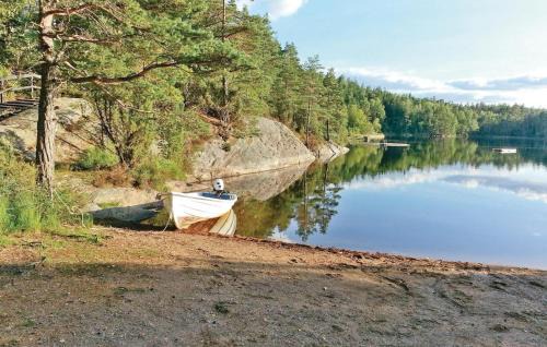 Vassbo House | Lovely Home In Lilla Edet With House Sea View