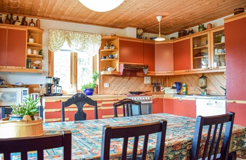 Osteroy House | Lovely home in Lonevåg with WiFi
