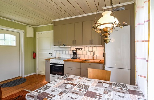 Lur House | Lovely home in Lur with WiFi