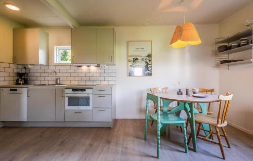 Vastra Gotaland House | Lovely Home In Myggenäs With Sauna