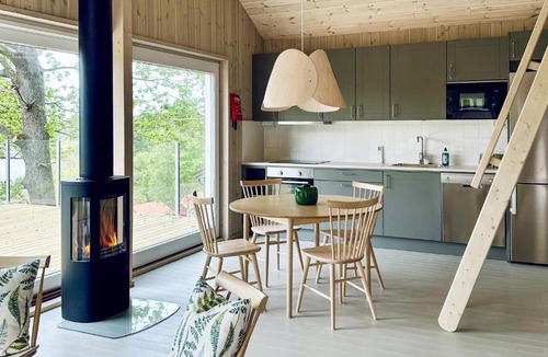 Vastra Gotaland House | Lovely Home In Myggenäs With Sauna