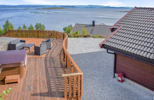 Hervik House | Lovely home in Nedstrand with sauna