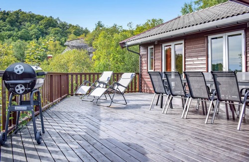 Hervik House | Lovely home in Nedstrand with sauna