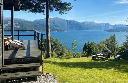 Kvam House | Lovely home in Norheimsund with WiFi