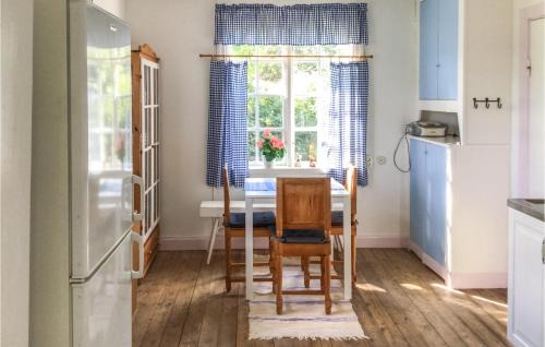 Orsundsbro House | Lovely Home In Örsundsbro With Wifi