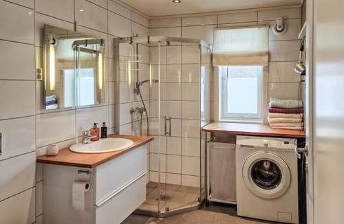 Afjord House | Lovely home in Revsnes with WiFi