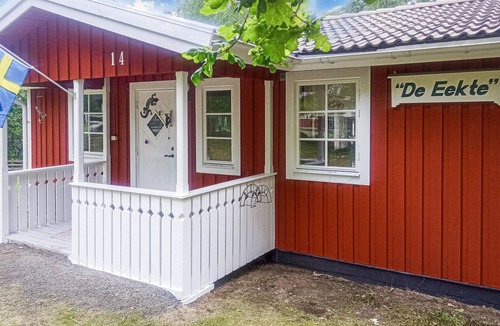 Roke House | Lovely home in Röke with WiFi