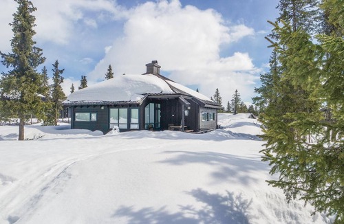 Sjusjoen House | Lovely home in Sjusjøen with sauna