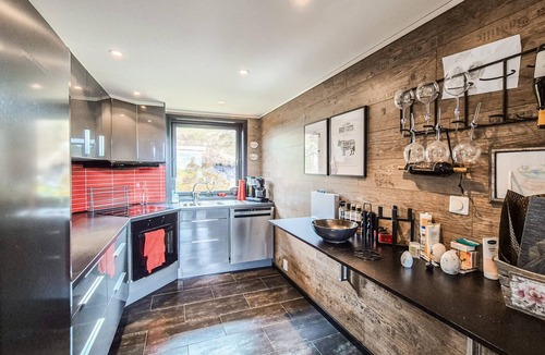 Odda House | Lovely home in Skare with WiFi