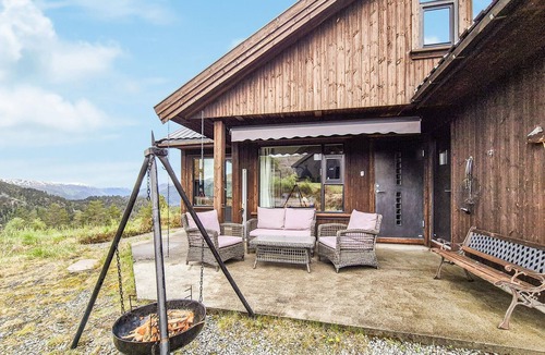 Odda House | Lovely home in Skare with WiFi