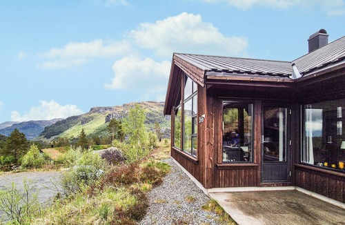 Odda House | Lovely home in Skare with WiFi
