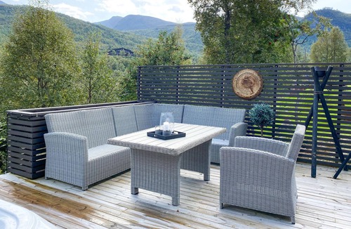 Møre og Romsdal House | Lovely home in Stordal with WiFi