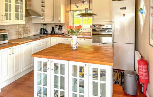 Stromstad House | Lovely Home In Strömstad With Sauna
