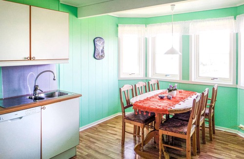 Sveio House | Lovely home in Sveio with WiFi