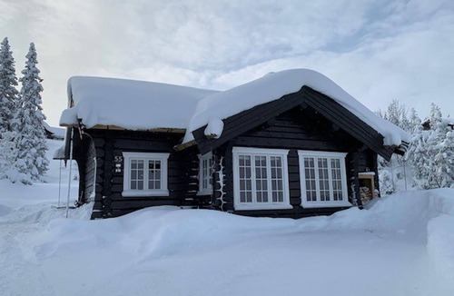 Skeikampen House | Lovely home in Svingvoll