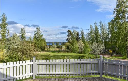 Tranas House | Lovely Home In Tranås With Lake View