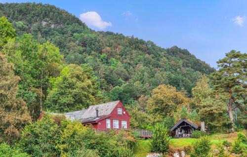 Kvinnherad House | Lovely Home In Utåker With House Sea View