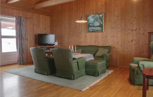 Hov House | Lovely Home In Vestsida With Wifi