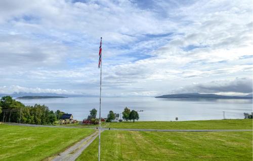 Midsund Municipality House | Lovely Home In Fiksdalen With Wifi